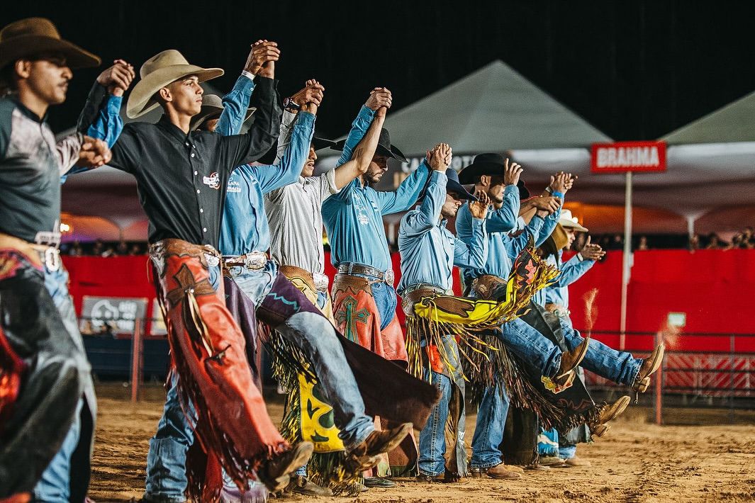 Montria Rodeio Montarias em touros e show histórico de Jorge & Mateus marcam abertura ...